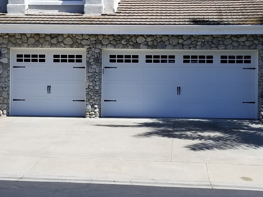 Garage door maintenance services in San Clemente